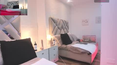 Raquel Moore  online show from October 3, 2025, 12:57 pm