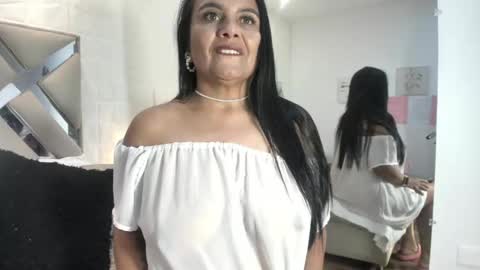 Raquel Moore  online show from February 12, 2026, 12:38 am