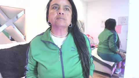 Raquel Moore  online show from April 4, 2026, 1:30 pm