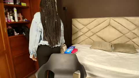 Raquel online show from September 17, 2025, 11:56 am