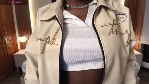 Raquel online show from March 2, 2026, 12:01 pm