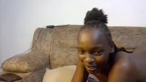 Snapshot of raquellayla chatting on December 3, 2025, 8:18 pm raquellayla online show from December 3, 2025, 8:18 pm