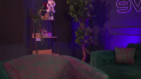 Raquelle online show from December 28, 2024, 10:13 pm