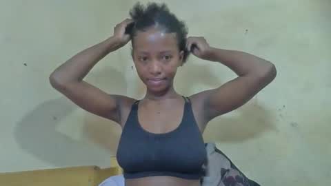 Snapshot of rasoanirinaa chatting on March 1, 2026, 5:15 pm rasoanirinaa online show from March 1, 2026, 5:15 pm