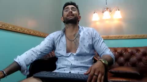 Snapshot of rauldickins chatting on May 15, 2026, 7:21 pm rauldickins online show from May 15, 2026, 7:21 pm