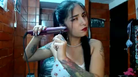 Snapshot of raven__purple chatting on January 19, 2025, 12:17 am raven__purple online show from January 19, 2025, 12:17 am