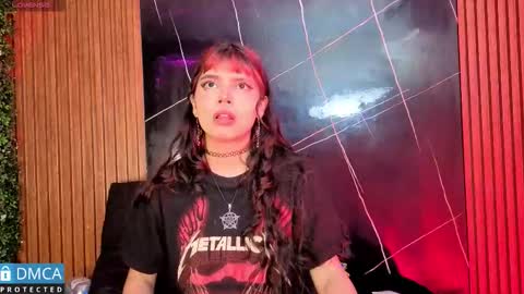 raven_rox_ online show from November 17, 2025, 3:34 am