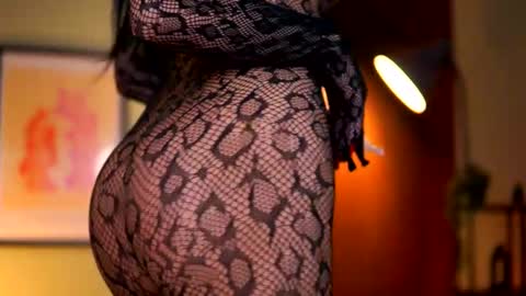 Lav online show from November 25, 2025, 8:20 pm