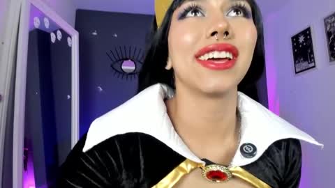 Raven Witch online show from May 15, 2026, 7:43 pm