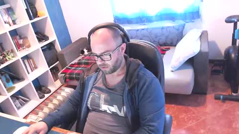 ravingr3d3 online show from March 4, 2025, 12:01 pm