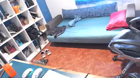 ravingr3d3 online show from September 12, 2025, 9:42 am