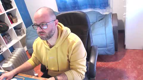 ravingr3d3 online show from March 10, 2026, 11:15 am