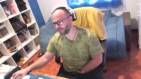 ravingr3d3 online show from March 12, 2026, 9:59 am