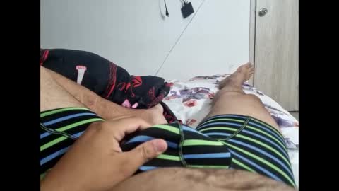 ray_rey1210 online show from February 19, 2026, 3:35 am