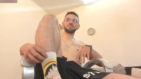 rayan_ortiz online show from November 19, 2025, 3:50 am