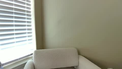 RayBabe online show from April 28, 2026, 8:03 pm