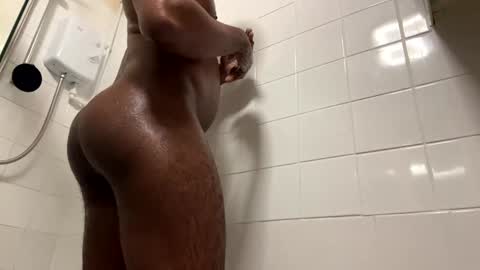 Snapshot of raydick1919 chatting on January 1, 2025, 6:06 pm Raydick online show from January 1, 2025, 6:06 pm