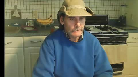 Ray online show from October 10, 2025, 8:41 pm