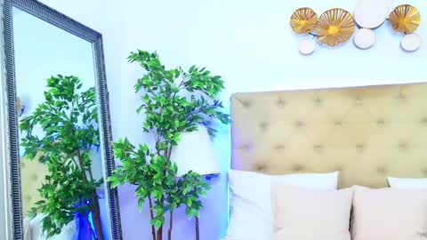 RaysaDrake online show from March 26, 2026, 5:13 am