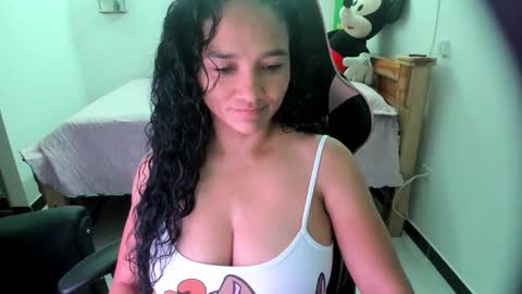 Danna online show from October 21, 2025, 3:57 pm