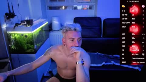 Rayzel online show from February 13, 2026, 1:56 am