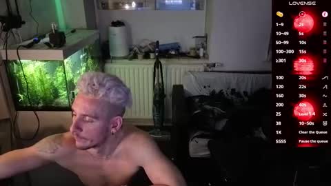 Rayzel online show from March 12, 2026, 1:34 am