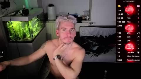 Rayzel online show from March 15, 2026, 11:00 pm