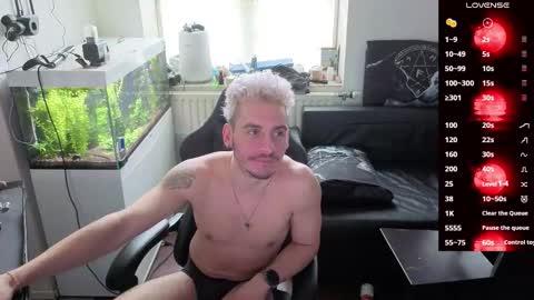 Rayzel online show from March 17, 2026, 1:25 pm