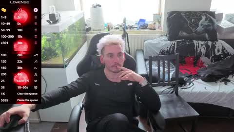 Rayzel online show from April 17, 2026, 11:57 am