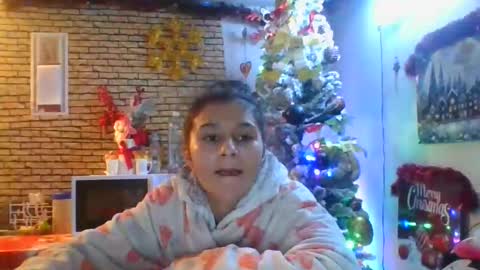 real_coupl3 online show from December 17, 2025, 7:09 pm