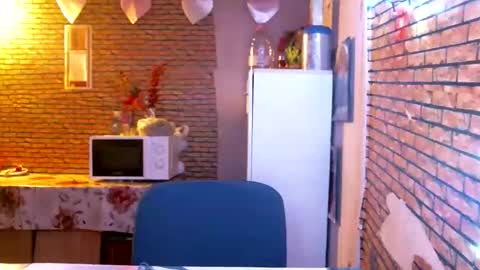 real_coupl3 online show from April 18, 2026, 7:07 pm