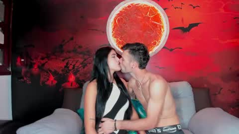realcouple18_ online show from April 25, 2026, 9:34 pm