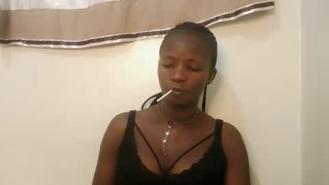 Snapshot of realqueen_ chatting on September 24, 2025, 5:22 am queen online show from September 24, 2025, 5:22 am