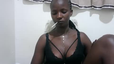 Snapshot of realqueen_ chatting on October 9, 2025, 4:49 pm queen online show from October 9, 2025, 4:49 pm