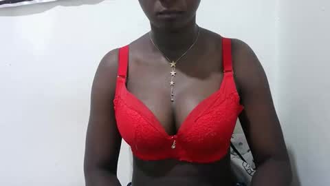 Snapshot of realqueen_ chatting on October 20, 2025, 4:13 am queen online show from October 20, 2025, 4:13 am