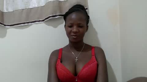 queen online show from December 15, 2025, 5:01 am