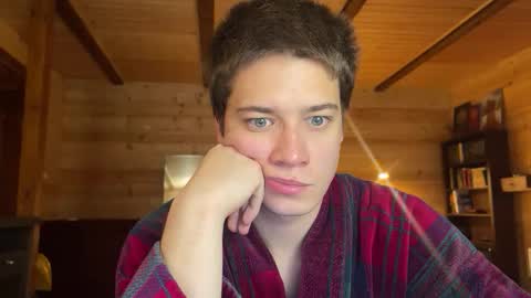 AliceEve online show from October 18, 2025, 7:03 pm