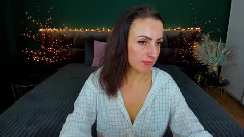 rebecca_diamonds online show from January 23, 2025, 8:04 am