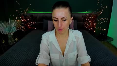 rebecca_diamonds online show from February 13, 2025, 2:31 pm