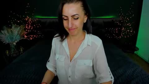 rebecca_diamonds online show from February 24, 2025, 2:04 pm