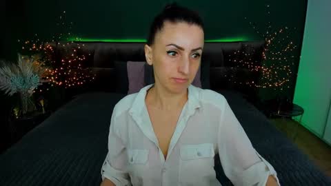 rebecca_diamonds online show from March 3, 2025, 6:26 am