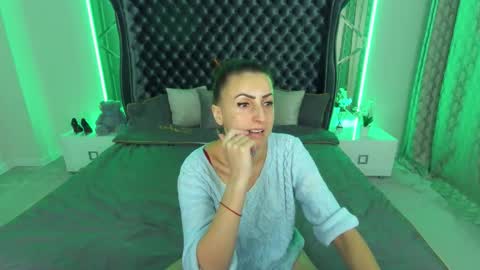 rebecca_diamonds online show from November 9, 2025, 6:44 am