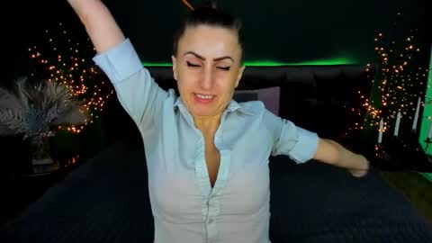 rebecca_diamonds online show from January 19, 2026, 6:39 am