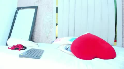 Snapshot of rebecca_mitchell chatting on October 4, 2025, 11:19 am Rebecca online show from October 4, 2025, 11:19 am