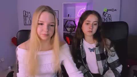 rebecca_smile_ online show from September 30, 2025, 12:21 pm