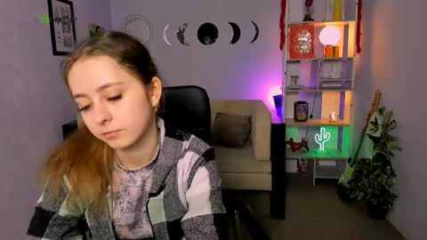 Snapshot of rebecca_smile_ chatting on April 27, 2026, 12:14 pm rebecca_smile_ online show from April 27, 2026, 12:14 pm