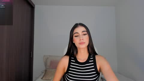 Snapshot of rebeccabaxter chatting on December 4, 2024, 2:20 am Rebecca online show from December 4, 2024, 2:20 am