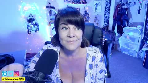 Snapshot of rebeccalovexxx chatting on November 12, 2025, 10:09 pm Rebecca Love online show from November 12, 2025, 10:09 pm