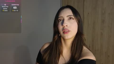 rebeccawhite_meow online show from November 5, 2025, 8:36 am