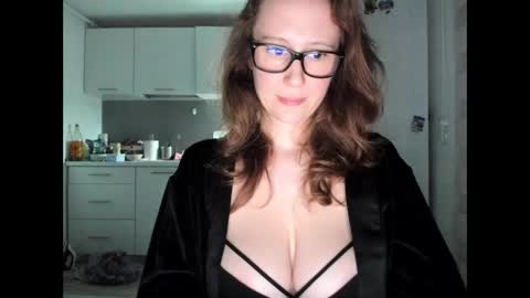 Lolanaturalred online show from March 9, 2026, 6:56 pm